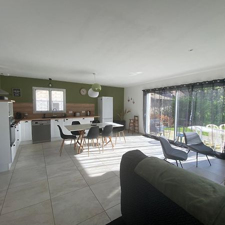Au Moryllon Villa Lompnas Bagian luar foto